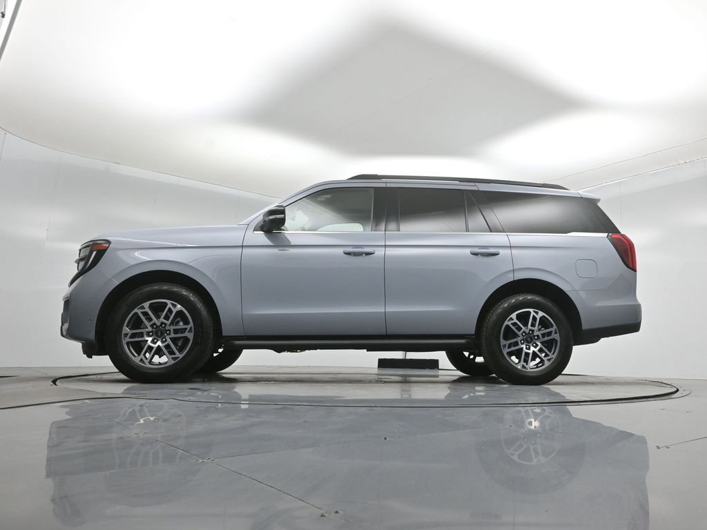 Certified 2025 Ford Expedition Active AWD/4WD image 8