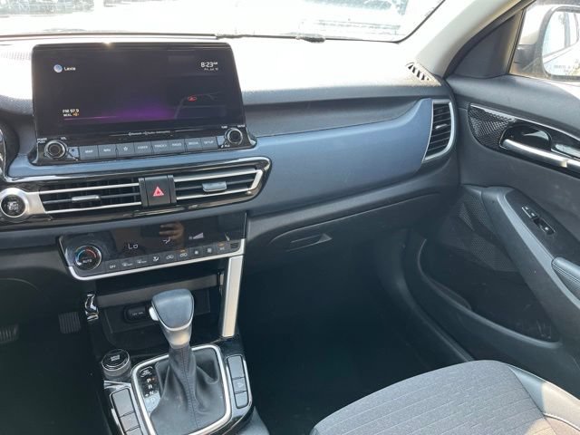 Used 2022 Kia Seltos S FWD image 13