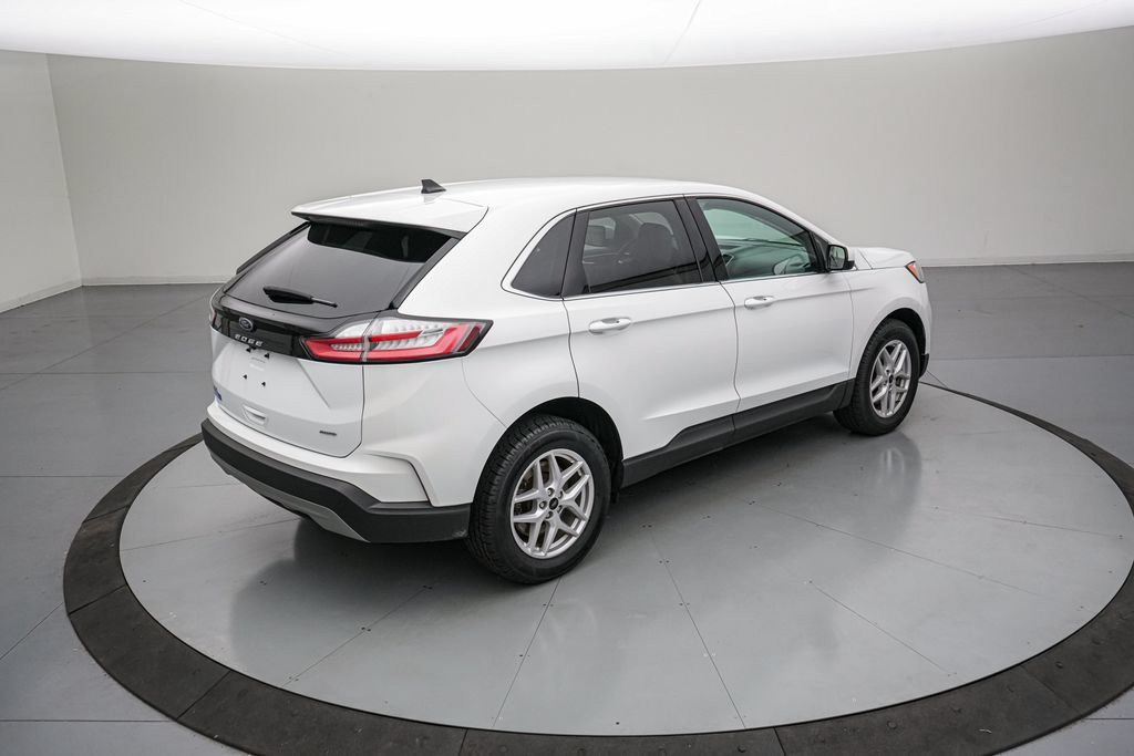 Certified 2024 Ford Edge SEL w/ Convenience Package AWD/4WD image 4
