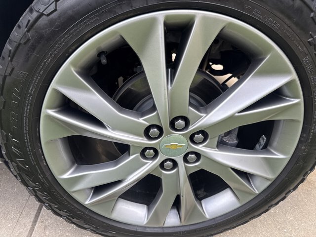 Used 2019 Chevrolet Blazer Premier w/ Sun and Wheels Package FWD image 9