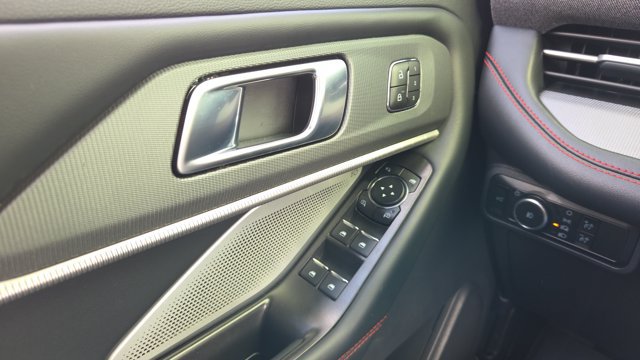 Certified 2025 Ford Explorer ST AWD/4WD image 7