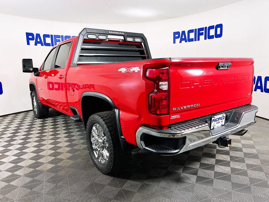 Used 2024 Chevrolet Silverado 2500 LT w/ Snow Plow Prep/Camper Package image 5