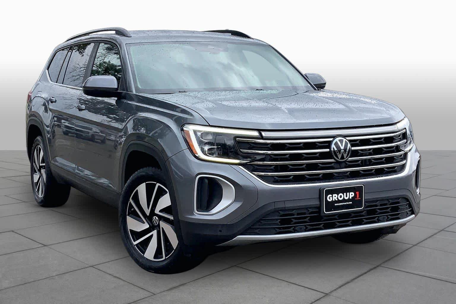 Used 2025 Volkswagen Atlas SE FWD image 3