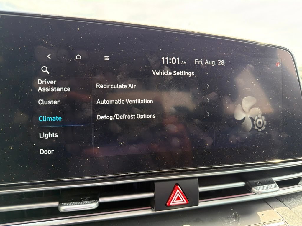 Used 2025 Hyundai Elantra SEL FWD image 36