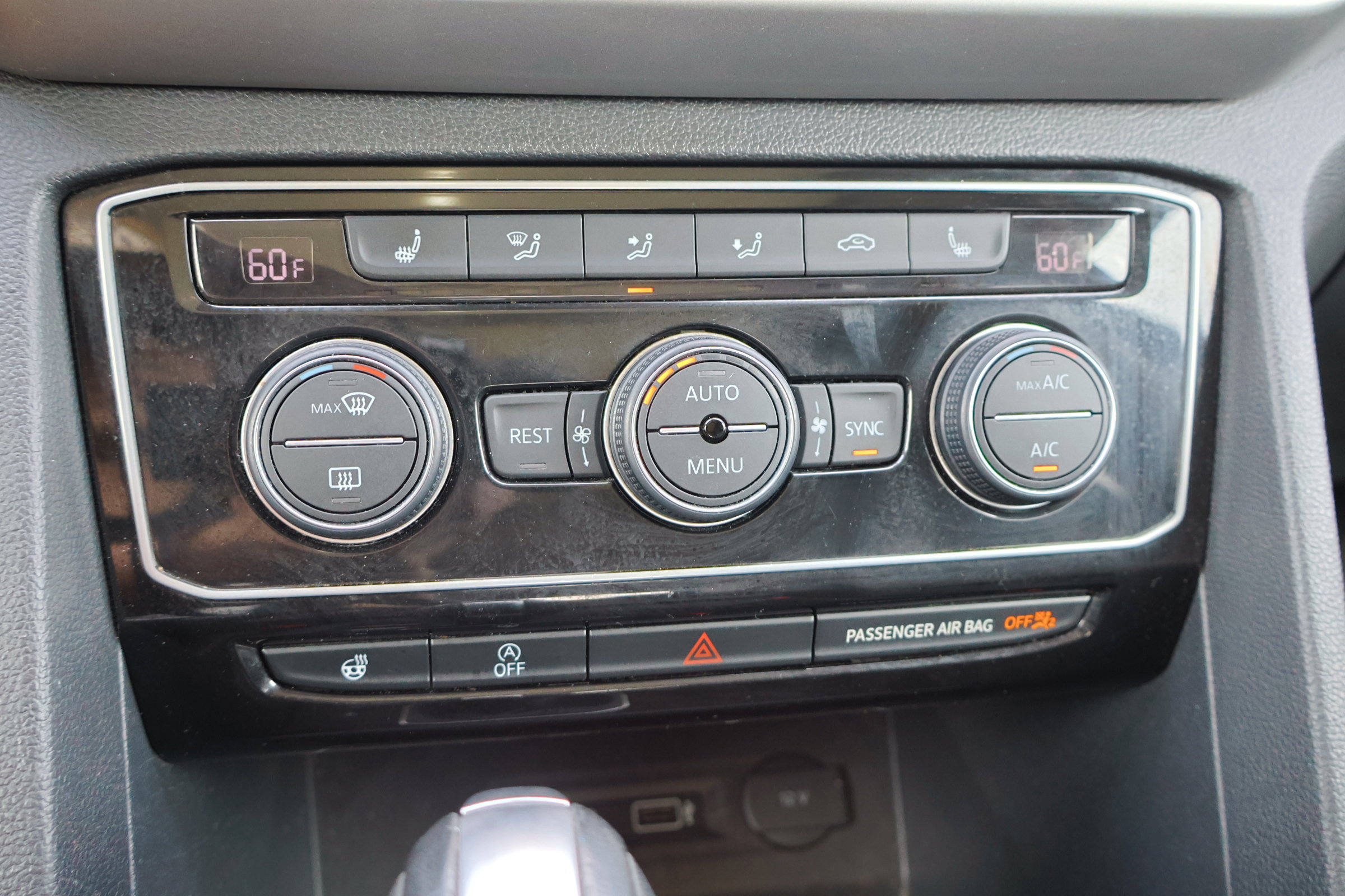 Used 2019 Volkswagen Atlas SEL R-Line image 23