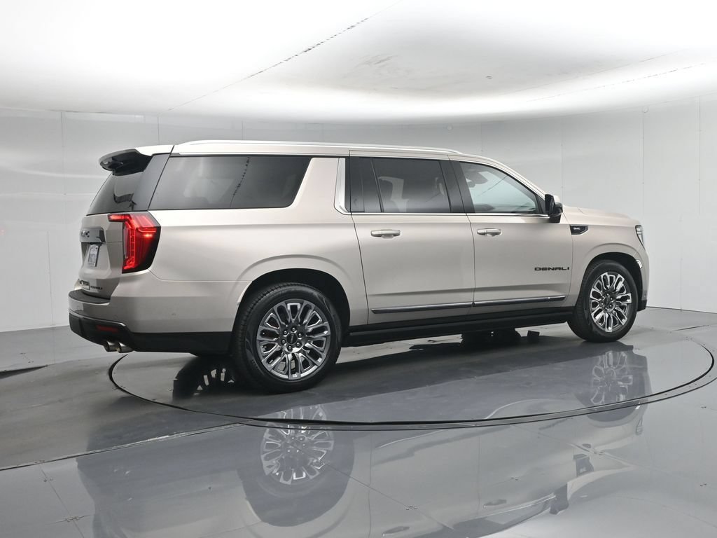 Used 2023 GMC Yukon XL Denali Ultimate AWD/4WD image 35