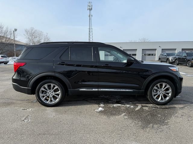 Certified 2022 Ford Explorer XLT w/ Equipment Group 202A image 4