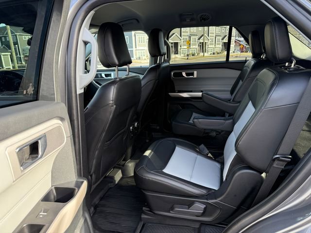 Certified 2022 Ford Explorer XLT w/ Equipment Group 202A image 4