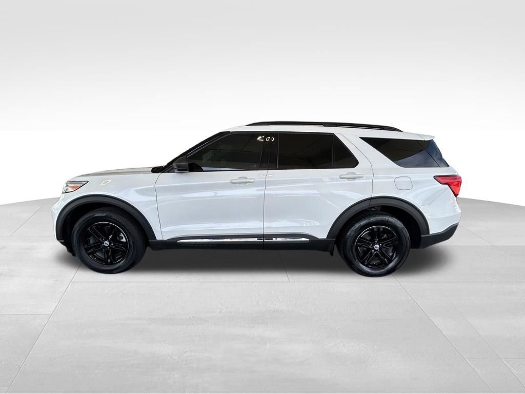 Certified 2023 Ford Explorer XLT w/ Equipment Group 202A RWD image 8