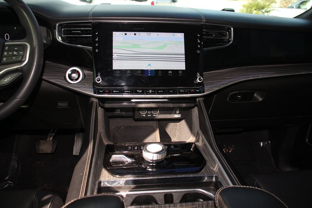 Used 2022 Jeep Wagoneer Series II AWD/4WD image 18