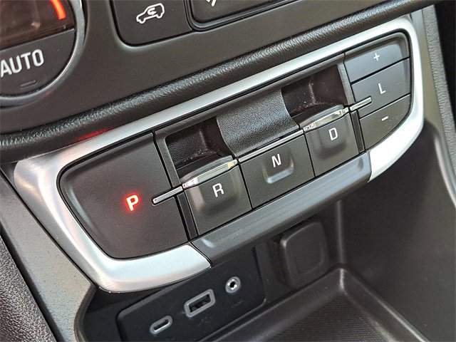 Used 2022 GMC Terrain SLE w/ Driver Convenience Package image 19