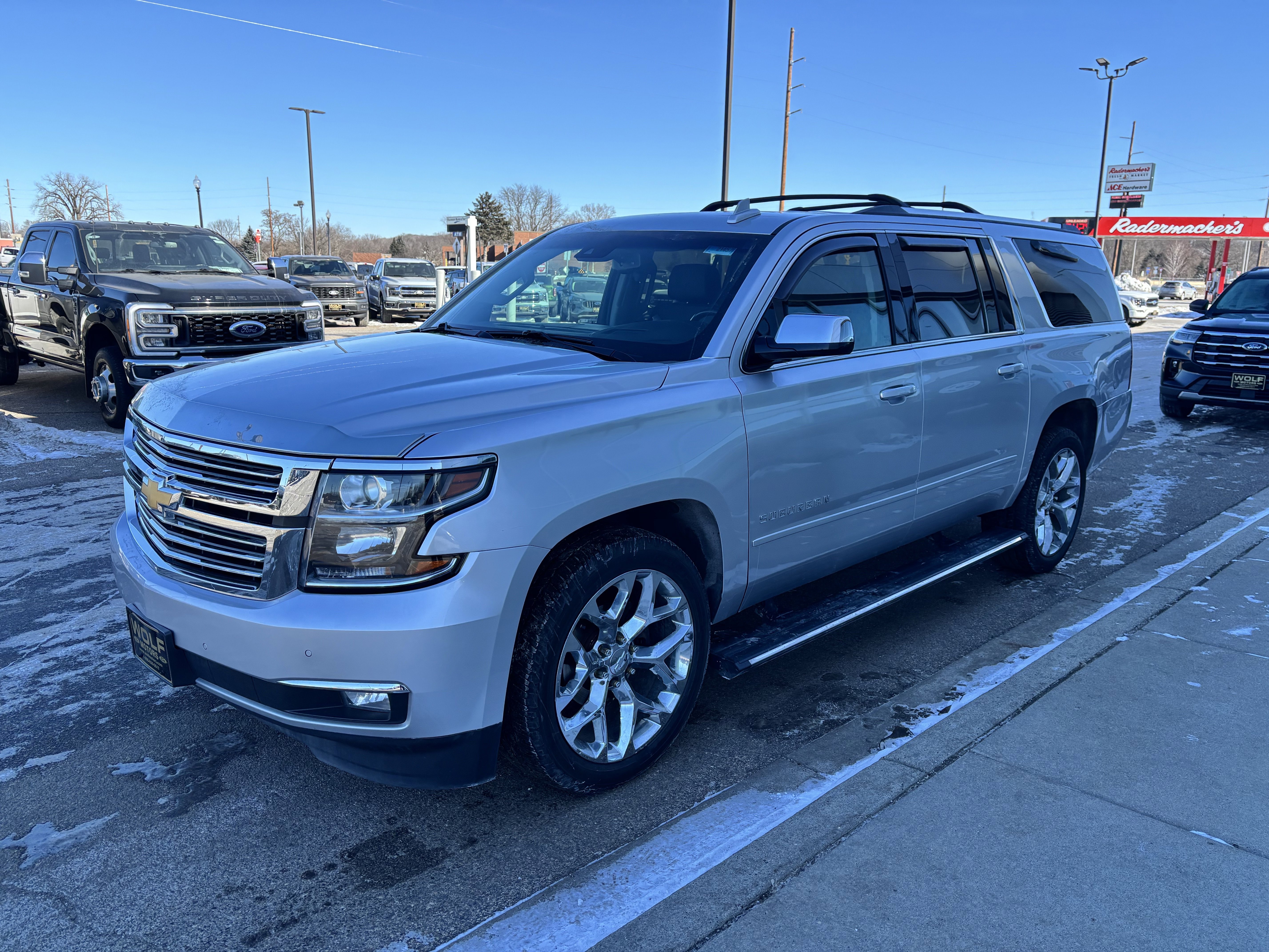 Used 2019 Chevrolet Suburban Premier image 16