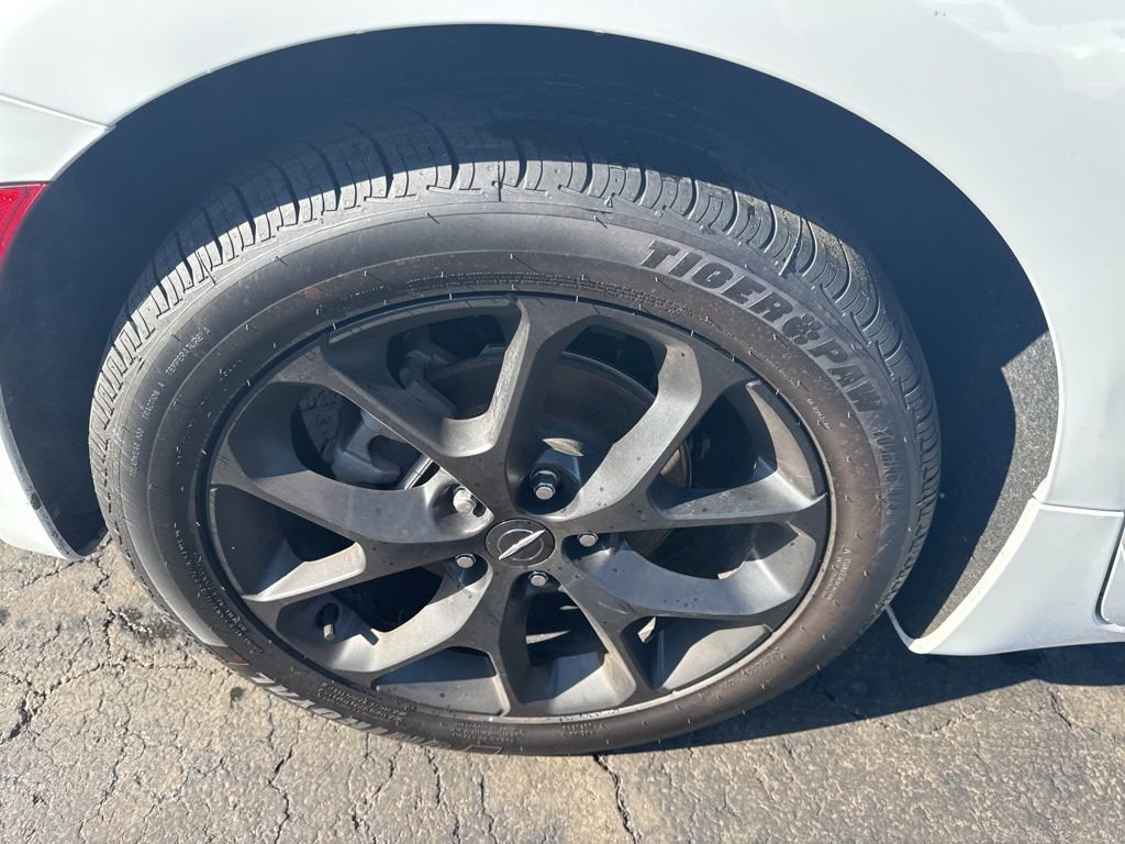 Used 2025 Chrysler Pacifica Limited image 54