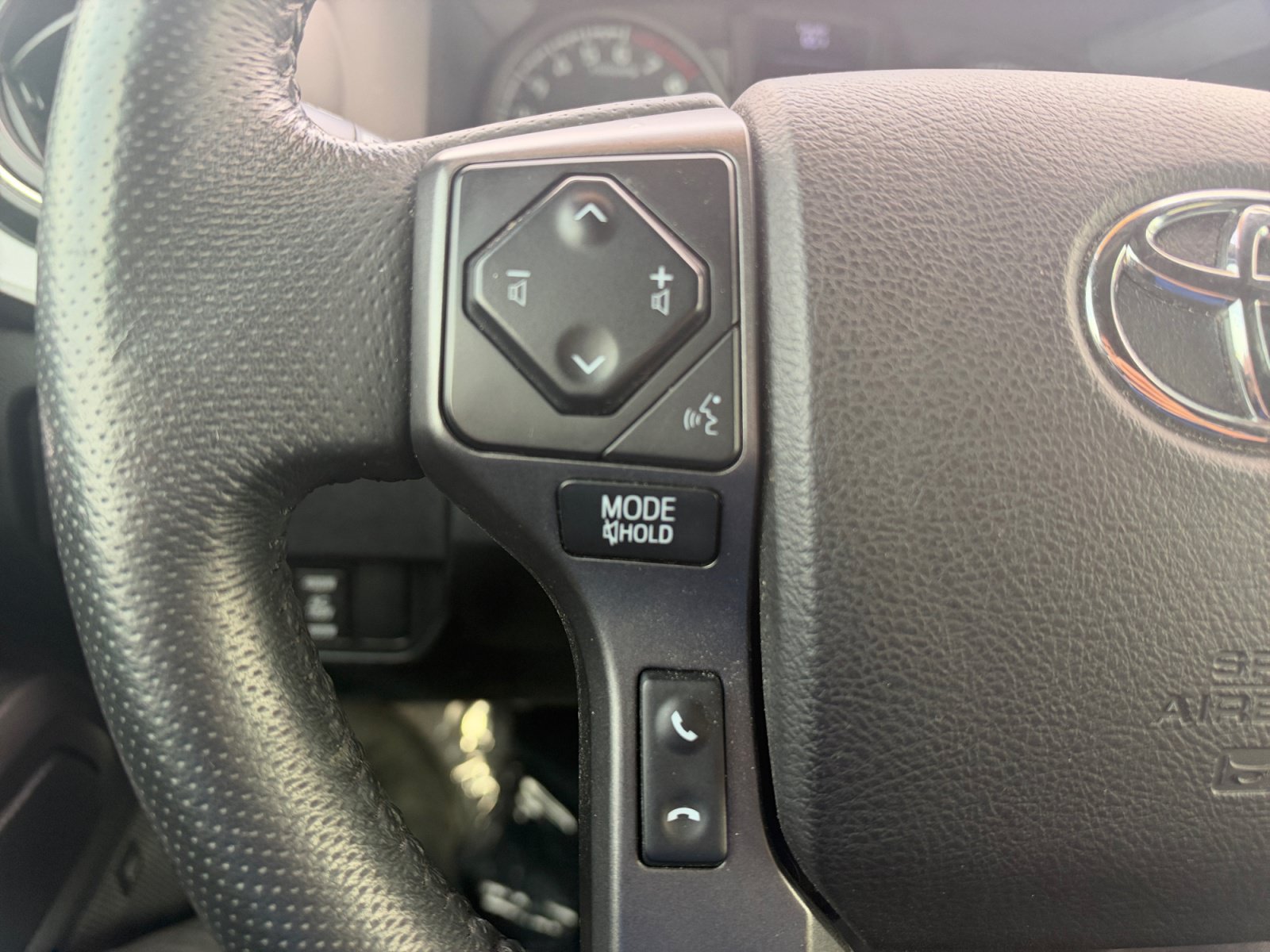 Used 2021 Toyota Tacoma TRD Sport w/ TRD Premium Sport Package AWD/4WD image 17