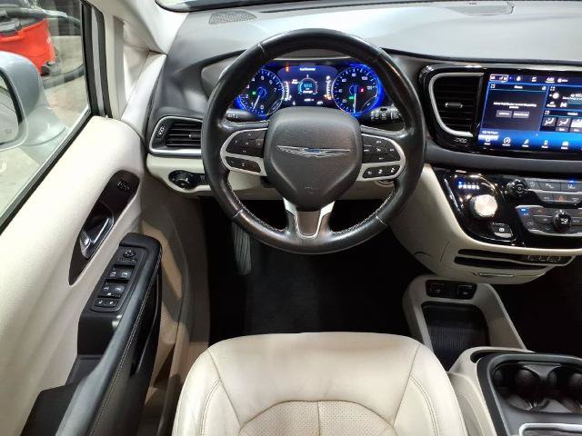 Used 2021 Chrysler Pacifica Touring-L FWD image 10