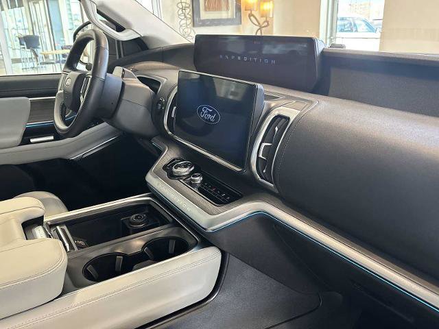 Certified 2025 Ford Expedition Platinum w/ Driver's Package AWD/4WD image 29
