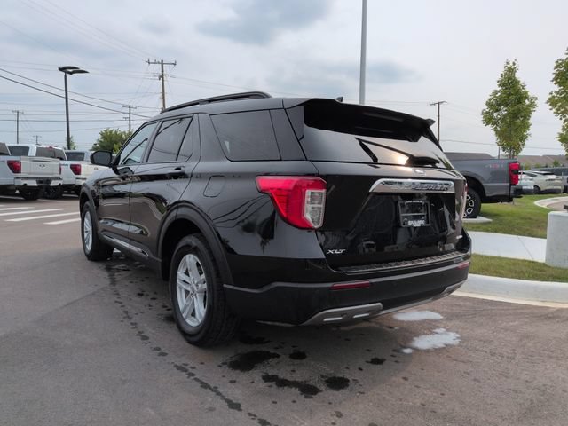 Certified 2023 Ford Explorer XLT w/ Equipment Group 202A AWD/4WD image 3