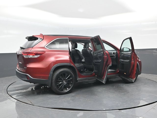 Used 2019 Toyota Highlander SE AWD/4WD image 31