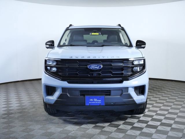 Certified 2025 Ford Expedition Active AWD/4WD image 3
