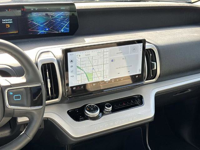 Certified 2025 Ford Expedition Active AWD/4WD image 14