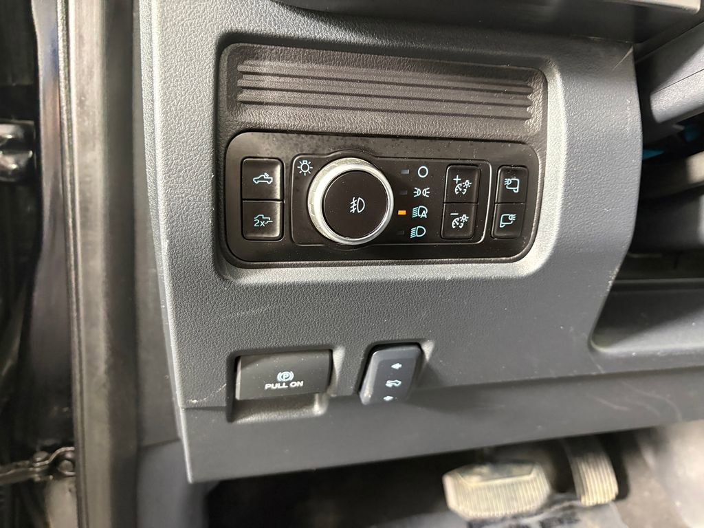 Certified 2025 Ford F350 Lariat AWD/4WD image 13