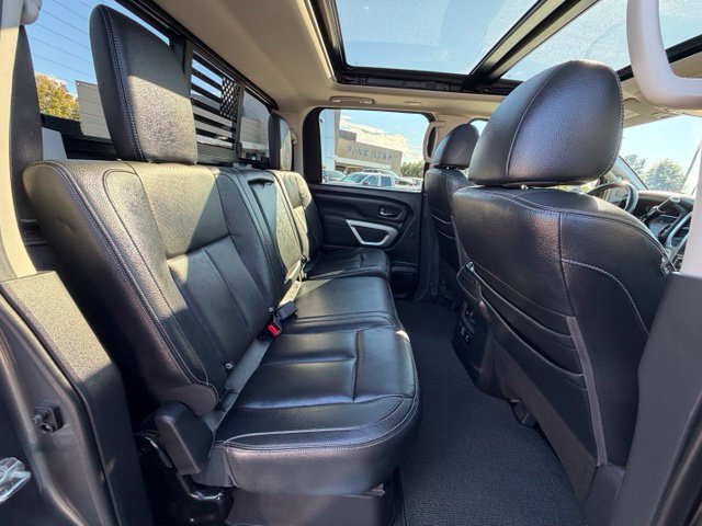 Used 2020 Nissan Titan SL w/ Moonroof Package RWD image 25
