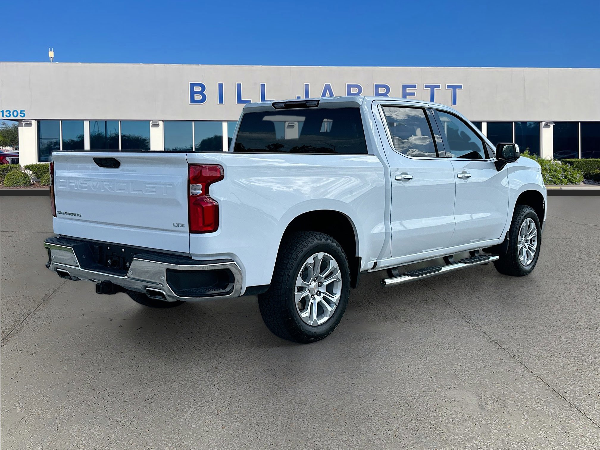 Used 2025 Chevrolet Silverado 1500 LTZ image 5