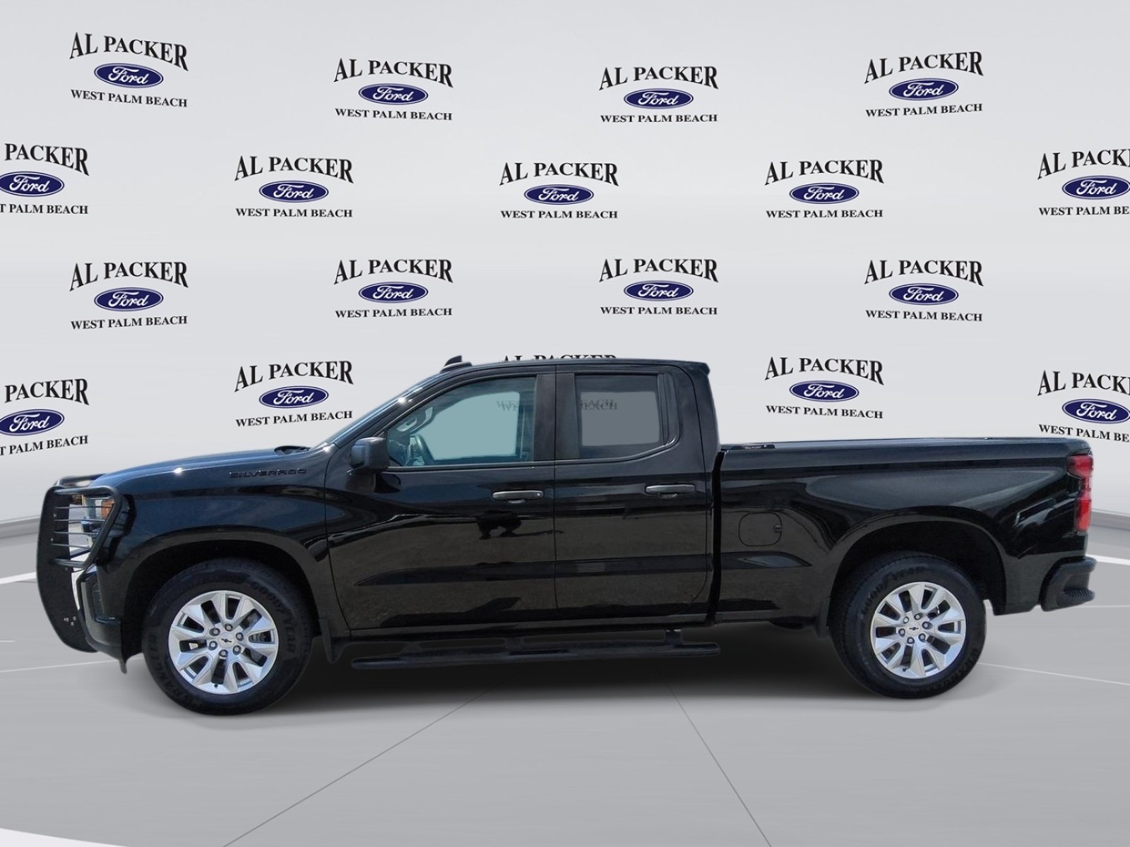 Used 2021 Chevrolet Silverado 1500 Custom w/ LPO, Dark Essentials Package RWD image 2