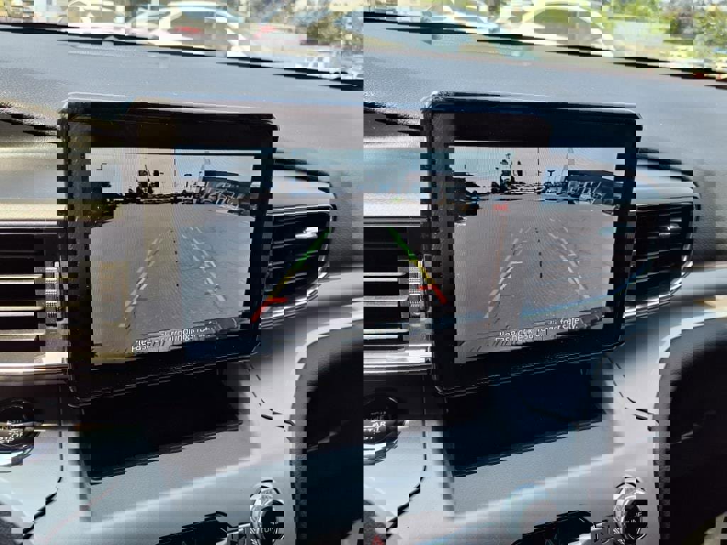 Certified 2022 Ford Explorer XLT w/ Equipment Group 202A image 19