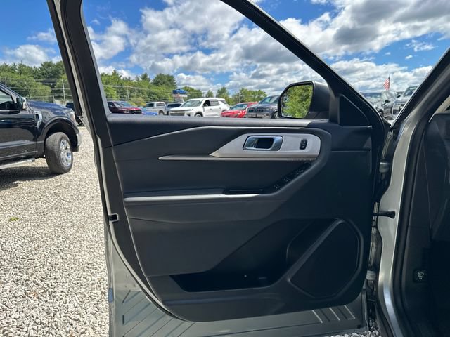Certified 2025 Ford Explorer Active w/ Active Comfort Package AWD/4WD image 30