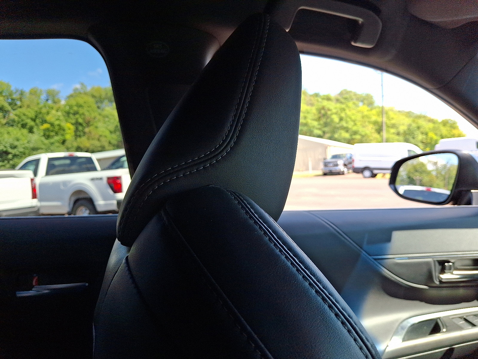 Used 2021 Toyota Venza XLE image 13