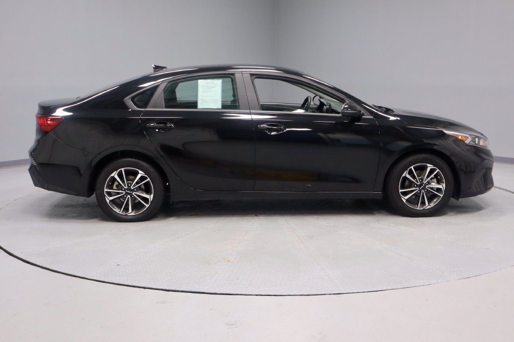 Used 2024 Kia Forte LXS w/ LXS Technology Package FWD image 11