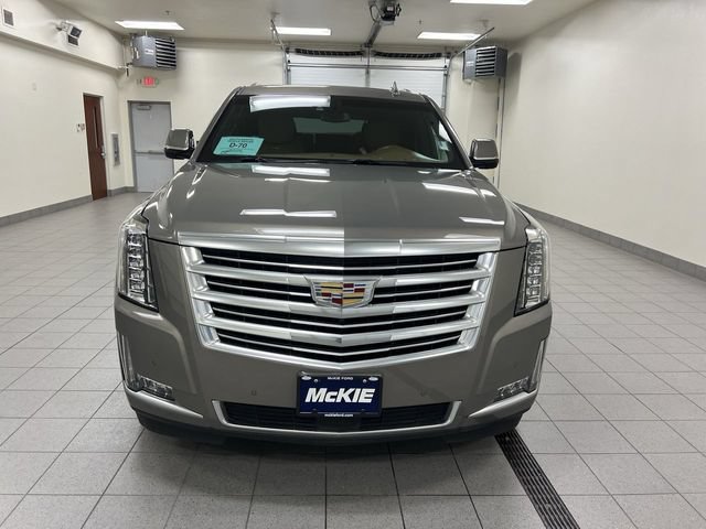 Used 2017 Cadillac Escalade Platinum AWD/4WD image 2