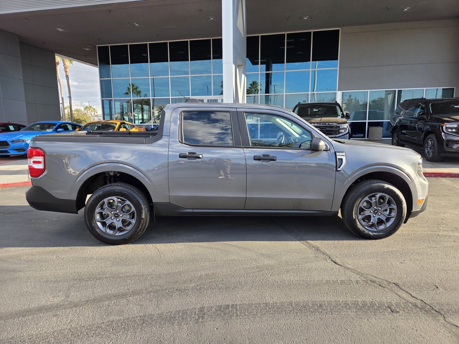 Certified 2025 Ford Maverick XLT image 6