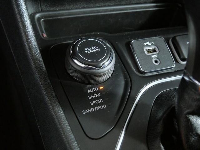 Used 2021 Jeep Cherokee Latitude Lux 80th Anniv w/ Quick Order Package 26U 80TH image 22