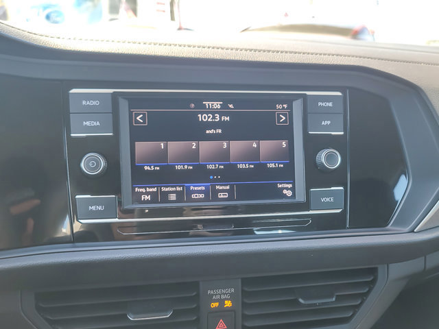 Used 2024 Volkswagen Jetta SE image 15