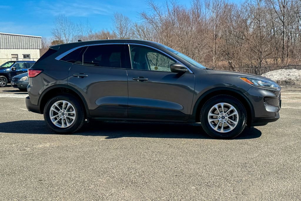 Certified 2020 Ford Escape SE image 6