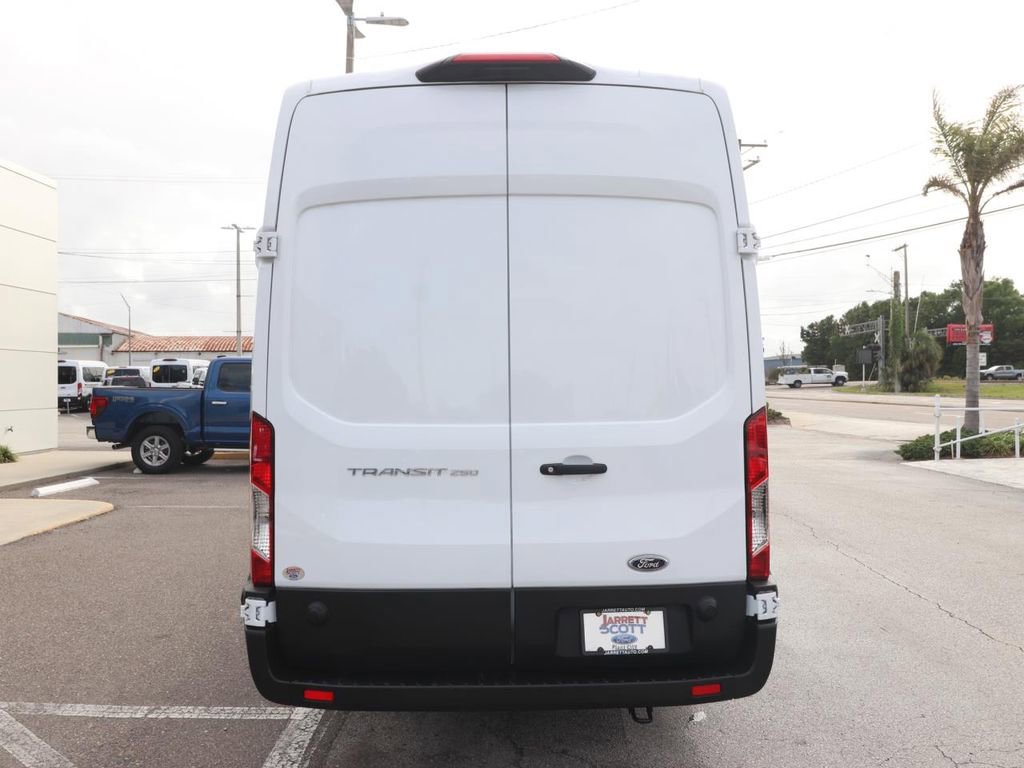 Certified 2025 Ford Transit 250 148 High Roof Extended image 4