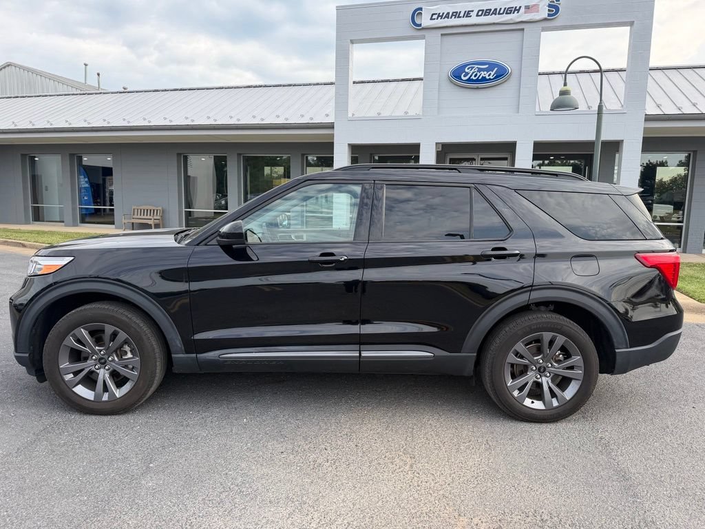 Certified 2023 Ford Explorer XLT w/ Equipment Group 202A AWD/4WD image 2