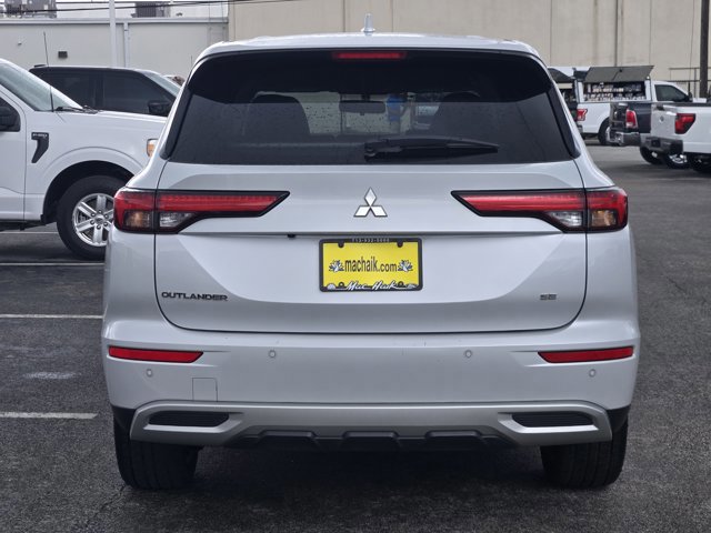 Used 2024 Mitsubishi Outlander SE FWD image 4