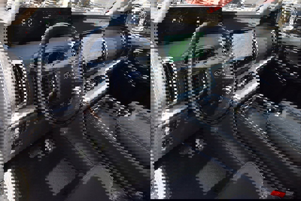 Certified 2025 Ford Expedition Platinum image 35