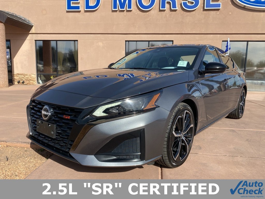 Used 2024 Nissan Altima 2.5 SR image 2