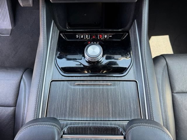Used 2024 Jeep Wagoneer L Series II RWD image 20