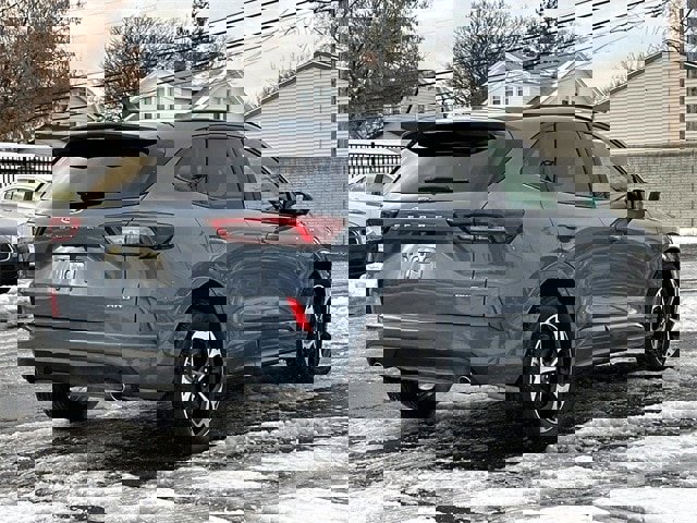 Certified 2023 Ford Escape ST-Line Select w/ Tech Pack #2 image 3