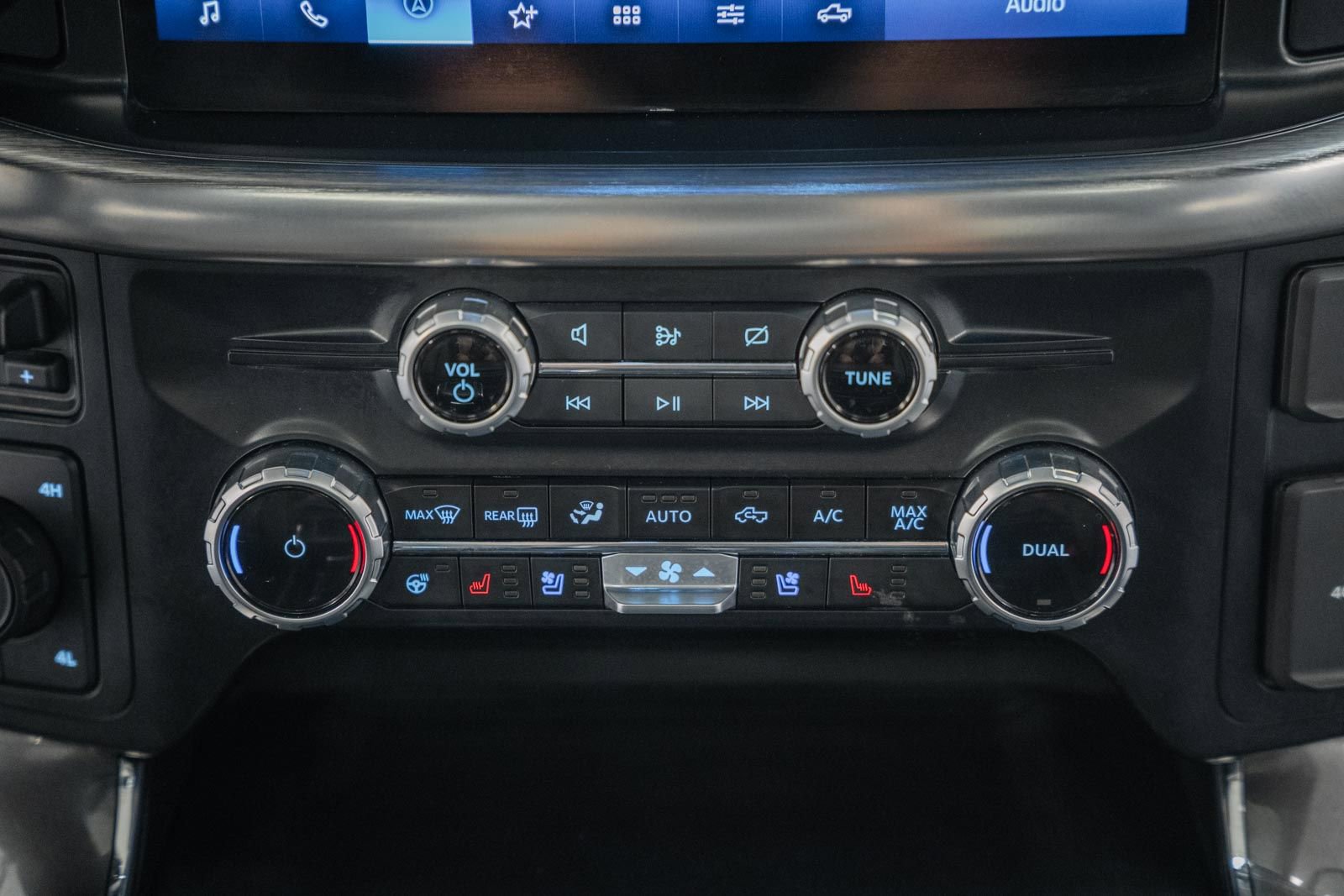 Certified 2023 Ford F150 Lariat w/ Equipment Group 502A High image 32