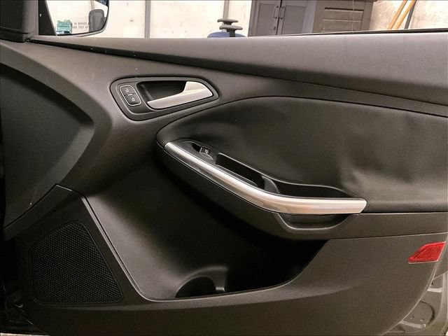 Certified 2017 Ford Focus ST FWD image 23