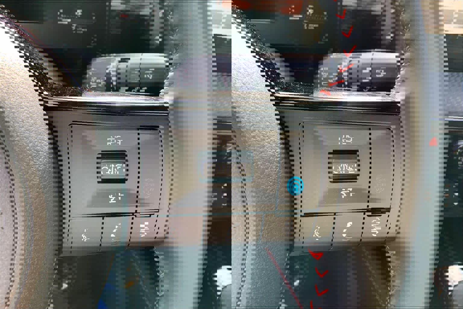 Used 2025 Nissan Kicks SR w/ Interior Electronics Package image 24