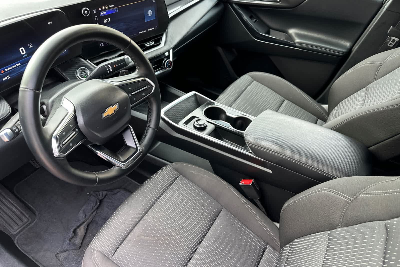 Used 2026 Chevrolet Equinox LT AWD/4WD image 11