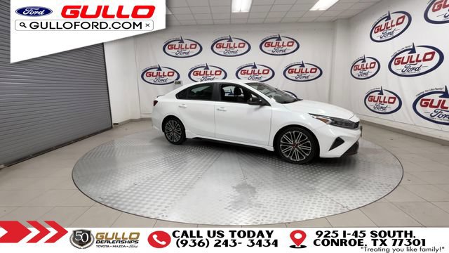 Used 2022 Kia Forte GT w/ GT Technology Package FWD image 3