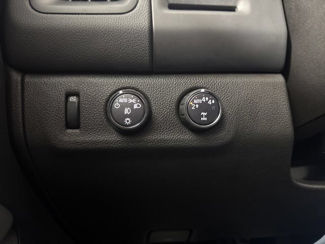 Used 2021 Chevrolet Colorado LT w/ LT Convenience Package AWD/4WD image 19